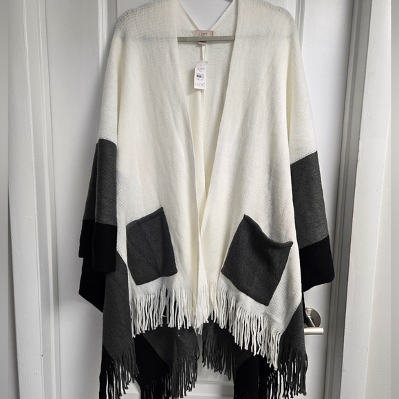 LOFT Oversized Colorblock Wrap - Picture 3 of 3